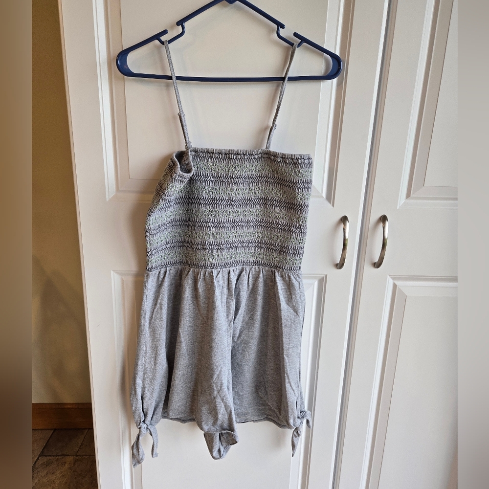 Gray Sleeveless Romper - Picture 6 of 6